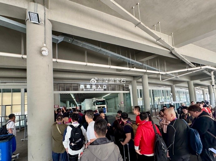 盛況空前！記者曬照：距離中澳之戰(zhàn)還有三小時，現(xiàn)場記者已超百名