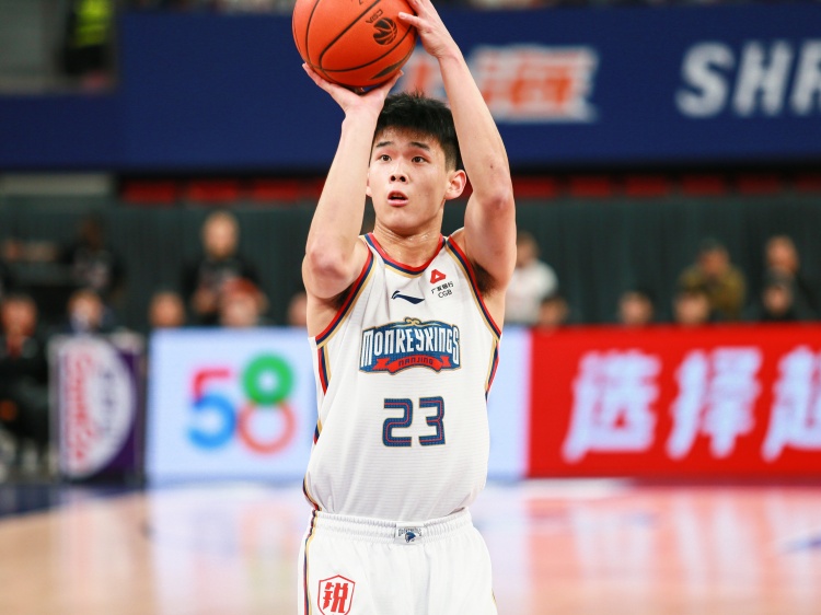 攻擊欲望很強(qiáng)！林葳半場出手14次拿下14分1板1助2斷