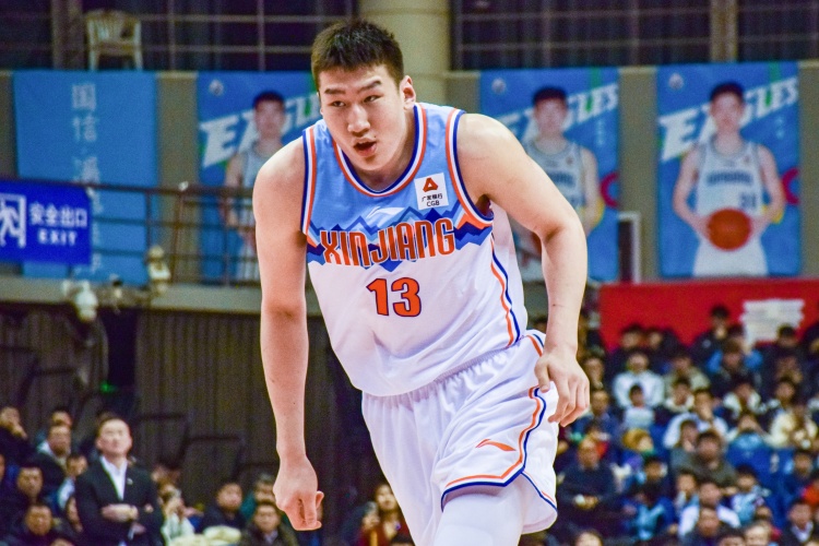 高效輸出！李炎哲半場(chǎng)7中5拿到12分2板1助1斷2帽