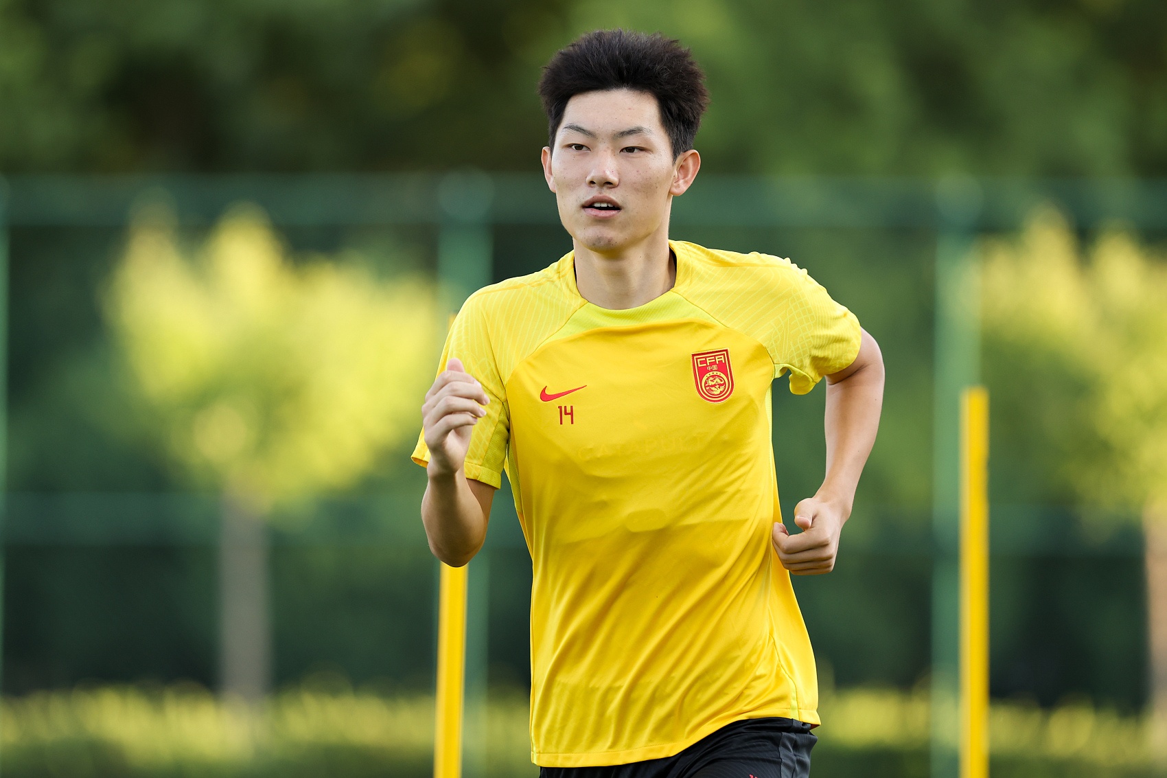 魯媒：泰山隊抵達梅州五外援齊整，四名國腳可出戰(zhàn)史松宸隨隊