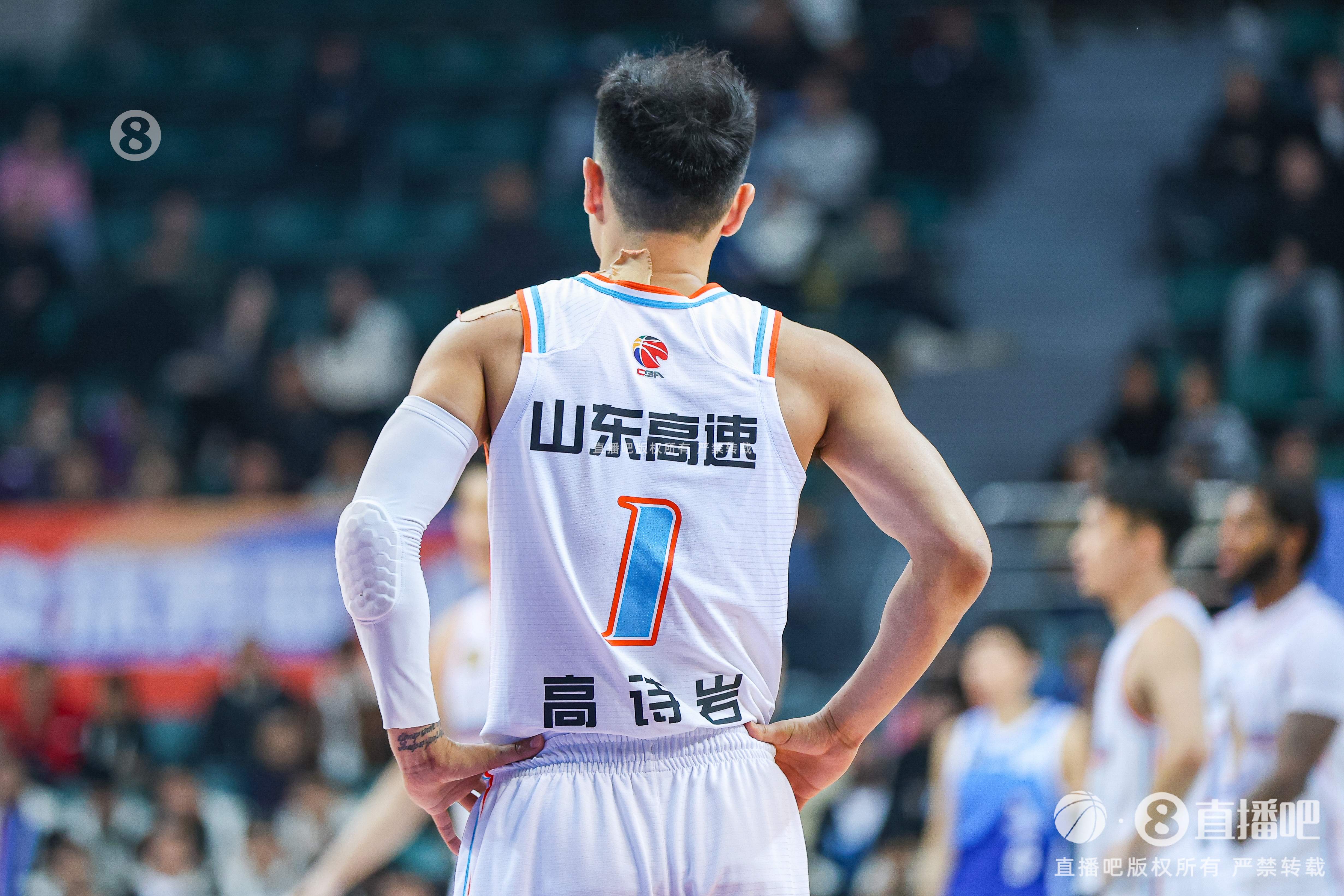 慢熱！首節(jié)山東落后四川1分 全隊(duì)首發(fā)5人單節(jié)合計(jì)僅拿到3分
